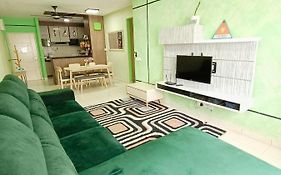 Nena Homestay Setia Alam, Air Conditioned, High Speed Internet