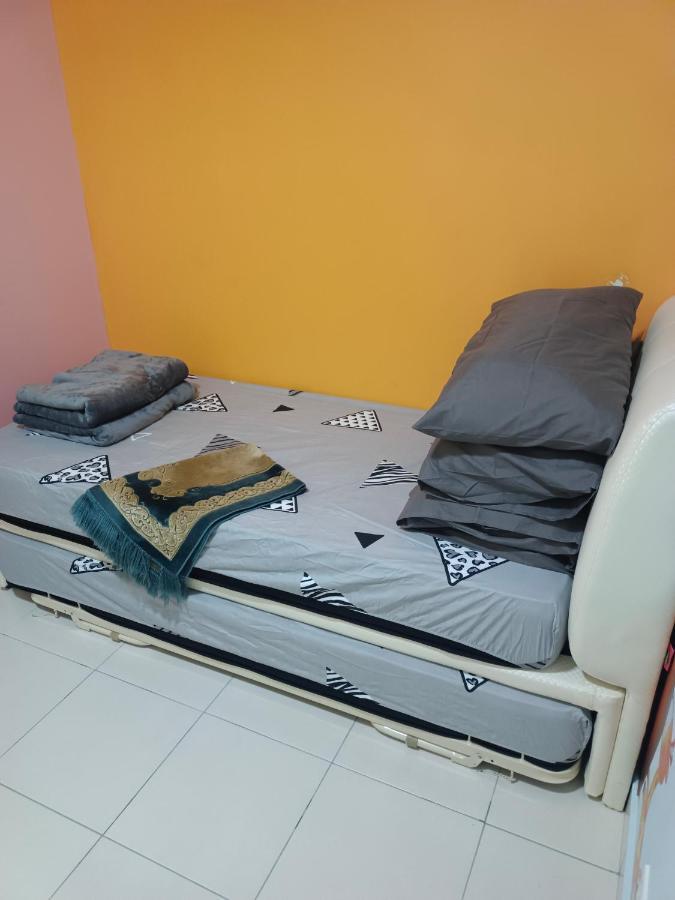 Nena Homestay Setia Alam, Air Conditioned, High Speed Internet Shah Alam Luaran gambar