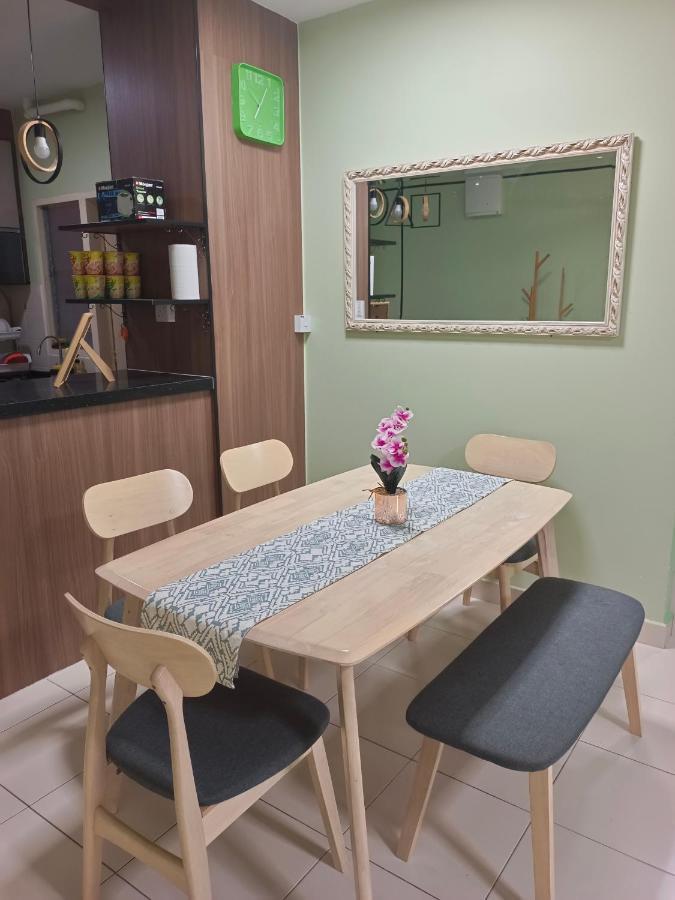 Nena Homestay Setia Alam, Air Conditioned, High Speed Internet Shah Alam Luaran gambar