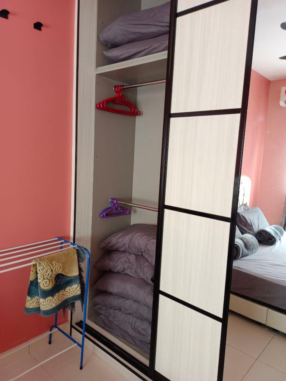 Nena Homestay Setia Alam, Air Conditioned, High Speed Internet Shah Alam Luaran gambar